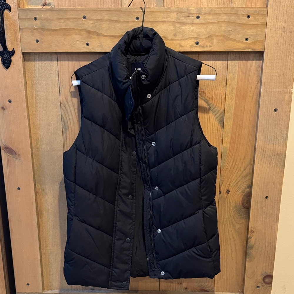 GAP Black Quilted Vest
